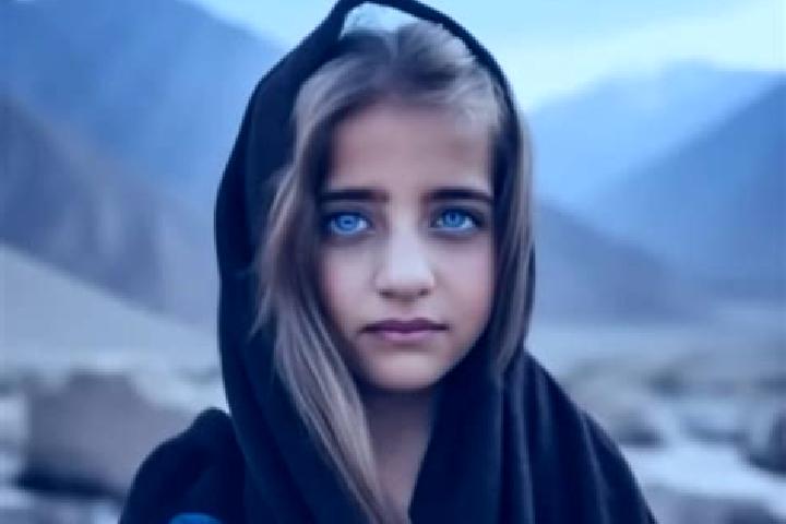 Penelope, 29, a auburn amber-eyed middle eastern companion based in Koson. Offering CIM, Tantra, Girlfriend Experience, Duos. Available for incall and outcal...