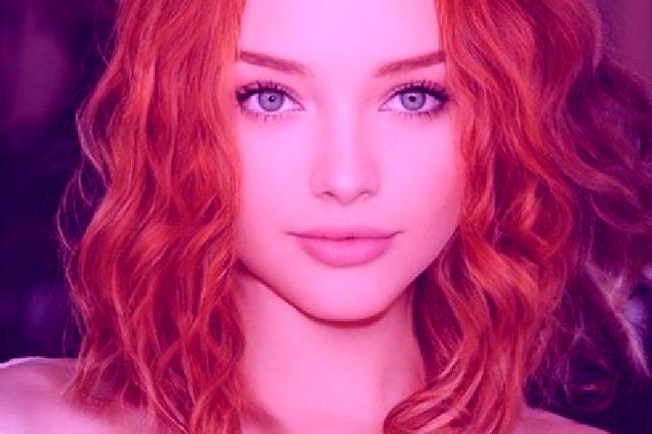 Penelope, 29, a auburn grey-eyed european companion based in Al Hajar al Aswad. Offering Erotic Massage, GFE, Prostate Massage, Girlfriend Experience. Availa...