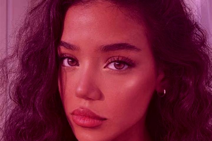 Penelope, 29, a black brown-eyed mediterranean companion based in Vorstetten. Offering CIM, Domination. Available for incall and outcall, day and evening dates.