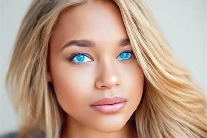 Penelope, 29, a blonde brown-eyed latina companion based in Palecznica. Offering BDSM, Girlfriend Experience. Available for incall and outcall, overnight boo...