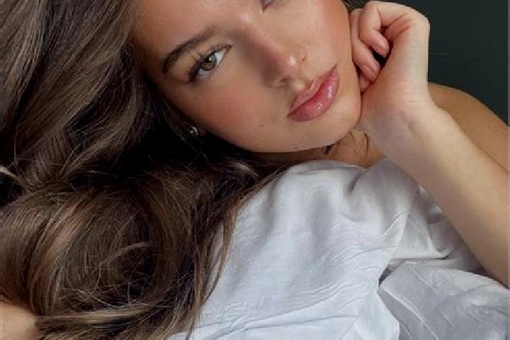 Penelope, 29, a brunette hazel-eyed caribbean companion based in Rockingham city centre. Offering Travel Companion, Tantra, Dinner Date, GFE. Available for i...