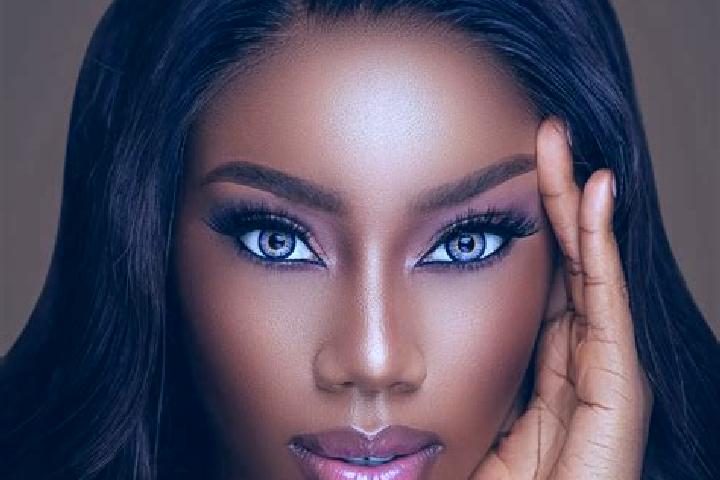 Penelope, 29, a red blue-eyed ebony companion based in Hurst. Offering CIM, Roleplay, Striptease. Available for incall and outcall, overnight bookings availa...