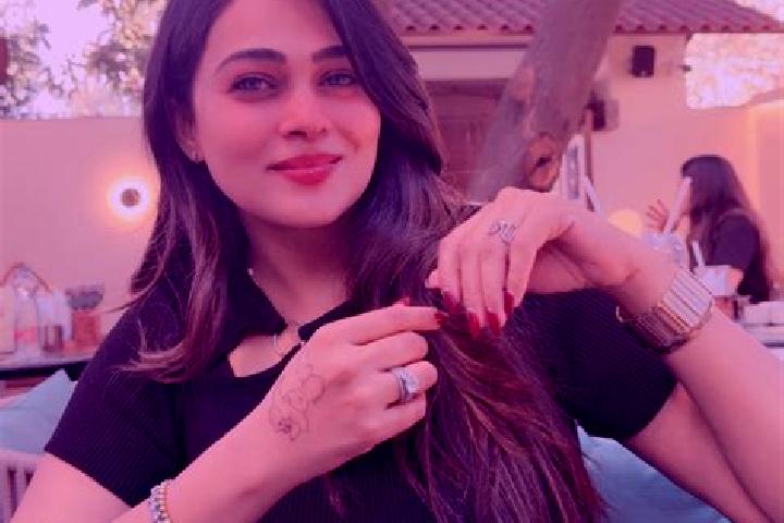 Penelope, 29 — Escort in Dhola, India