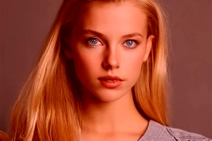 Penelope, 30, a blonde grey-eyed indian companion based in Piste. Offering Girlfriend Experience, Travel Companion, GFE, Deep French Kissing. Available for i...