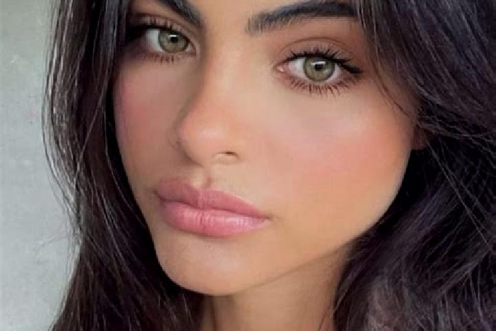 Penelope, 30, a chestnut dark-eyed indian companion based in Eustis. Offering Massage, Dinner Date, Domination. Available for incall and outcall, overnight b...