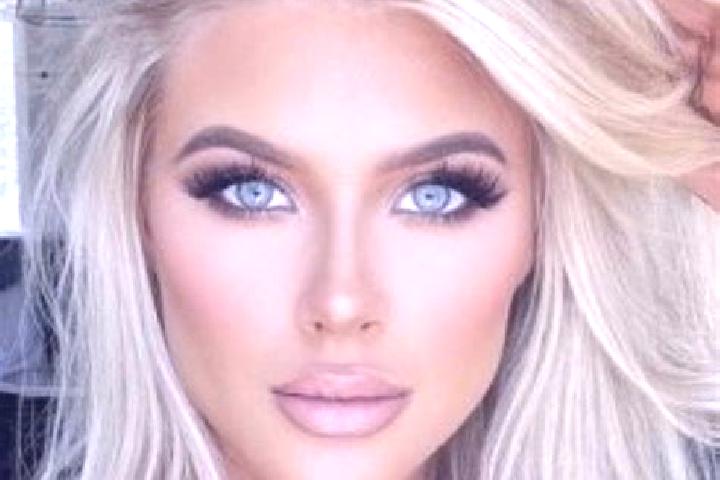 Penelope, 30, a platinum blonde amber-eyed ebony companion based in Stronie. Offering Party Girl, A-Level, 69. Available for incall and outcall, day and even...