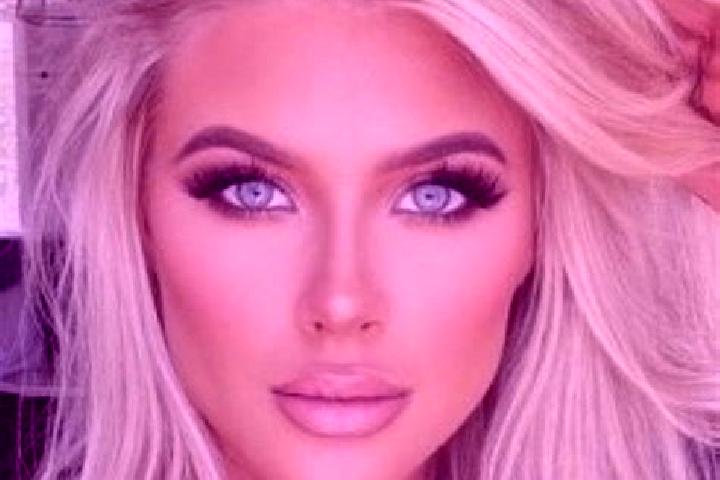 Penelope, 30, a platinum blonde hazel-eyed latina companion based in Kampong Kadok. Offering Fetish, Roleplay, BDSM, Domination. Available for incall and out...