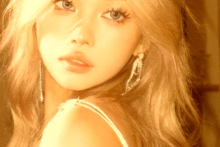 Penelope, 31, a blonde blue-eyed asian companion based in Igea. Offering Dinner Date, OWO, BDSM. Available for incall and outcall, day and evening dates.