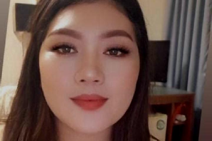 Penelope, 31, a dark blonde amber-eyed asian companion based in Buitrago. Offering Dinner Date, Erotic Massage, Domination. Available for incall and outcall,...