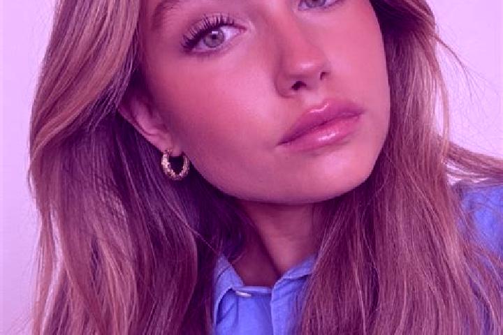 Penelope, 31, a dark blonde green-eyed caribbean companion based in Woodton. Offering BDSM, Couples, Deep French Kissing, Travel Companion, Prostate Massage....