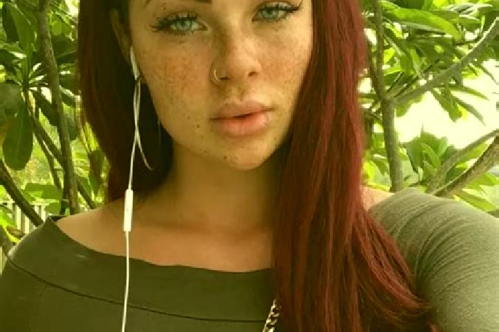 Penelope, 31, a red grey-eyed latina companion based in Sundsvall. Offering Tantra, BDSM, Dinner Date. Available for incall and outcall, day and evening dates.