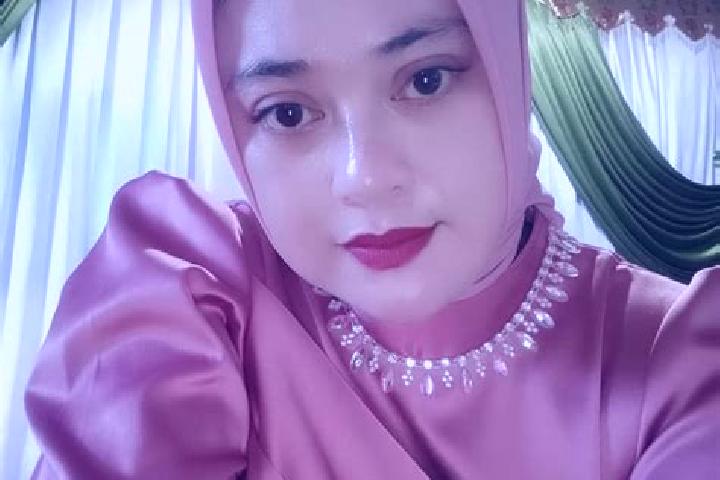 Penelope, 31 — Escort in Sinjai, Indonesia