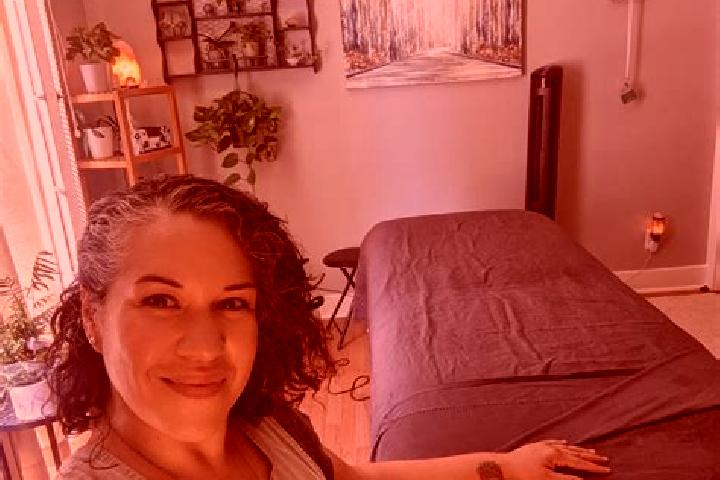 Penelope, 32, a dark blonde amber-eyed indian companion based in Migliaro. Offering Fetish, Overnight, Girlfriend Experience, Erotic Massage. Available for i...