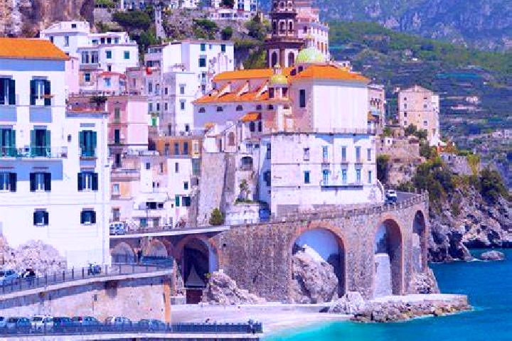 Penelope, 32 — Escort in Ghevio, Italy