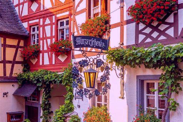 Penelope, 32 — Escort in Grossnaundorf, Germany