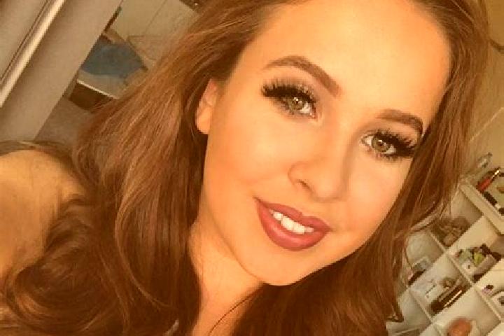 Penelope, 33, a auburn amber-eyed european companion based in Maodi. Offering Striptease, BDSM, Domination, Party Girl, Fetish. Available for incall and outc...