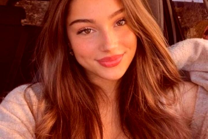 Penelope, 33, a auburn amber-eyed latina companion based in Ribnitz-Damgarten. Offering Overnight, Party Girl, Dinner Date. Available for incall and outcall,...