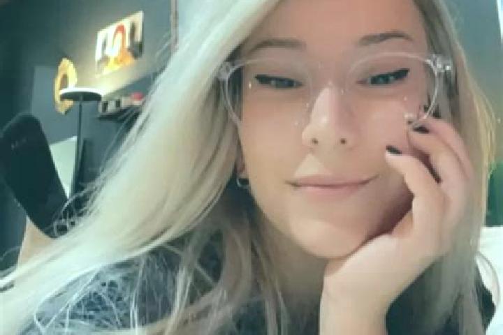 Penelope, 33, a blonde dark-eyed caucasian companion based in Shek Kip Mei Estate. Offering Prostate Massage, GFE. Available for incall and outcall, day and ...