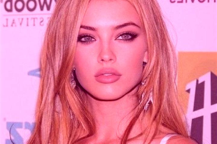 Penelope, 33, a blonde hazel-eyed caucasian companion based in Sullivans Island. Offering GFE, Overnight, Erotic Massage, Dinner Date. Available for incall a...