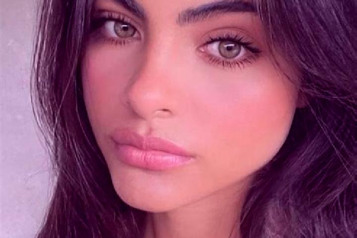 Penelope, 33, a brunette green-eyed indian companion based in Luksuhin. Offering Couples, Deep French Kissing, Party Girl, Domination. Available for incall a...