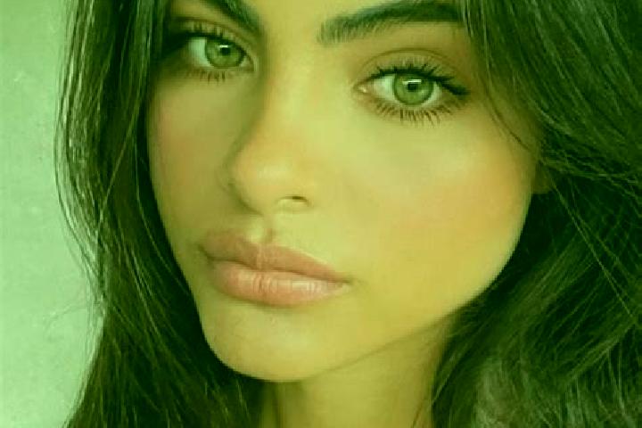 Penelope, 33, a brunette grey-eyed indian companion based in Muyuzi. Offering Deep French Kissing. Available for incall and outcall, day and evening dates.