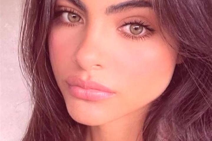 Penelope, 33, a chestnut dark-eyed indian companion based in Osilnica. Offering Travel Companion, Domination, BDSM, Dinner Date, Girlfriend Experience. Avail...
