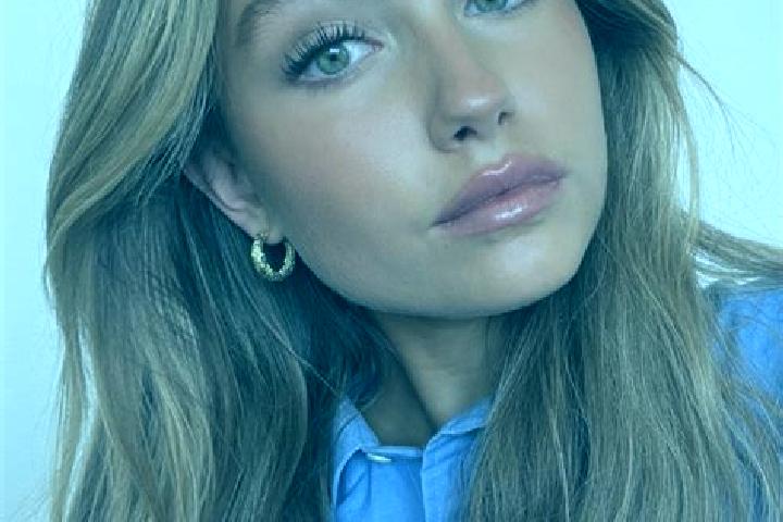 Penelope, 33, a dark blonde green-eyed european companion based in Bang Kapi. Offering Dinner Date, Travel Companion, Prostate Massage. Available for incall ...
