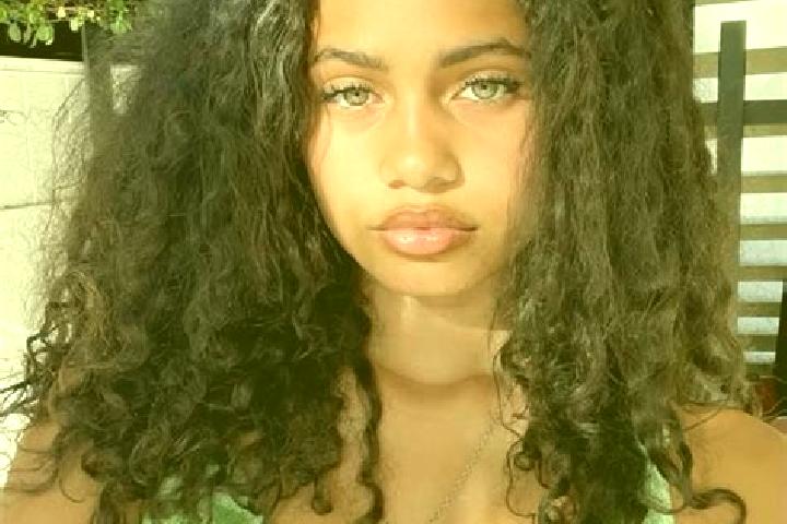 Penelope, 33, a red green-eyed mixed companion based in Acraquia. Offering BDSM, Tantra, GFE. Available for incall and outcall, day and evening dates.