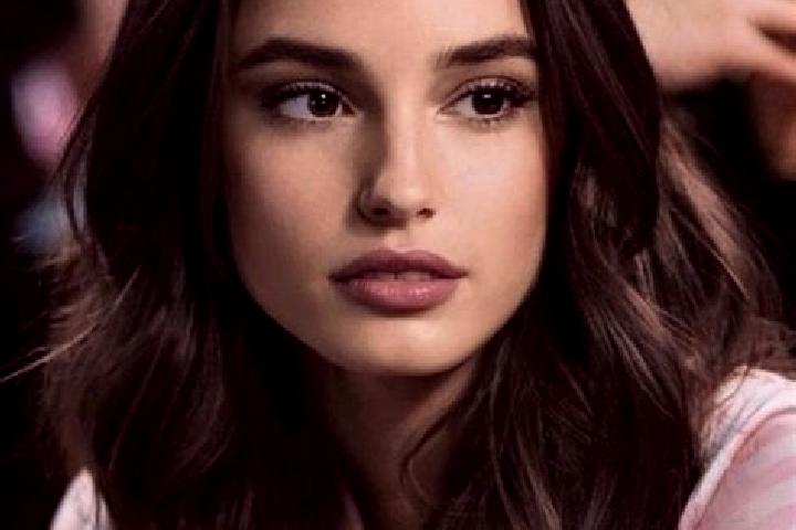 Penelope, 34, a brunette brown-eyed middle eastern companion based in Gold Coast. Offering Striptease, OWO, BDSM, Couples. Available for incall and outcall, ...