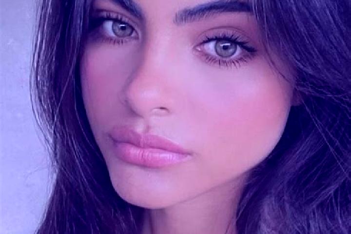 Penelope, 34, a brunette green-eyed latina companion based in Sinagar. Offering Overnight, BDSM, Domination, CIM. Available for incall and outcall, day and e...
