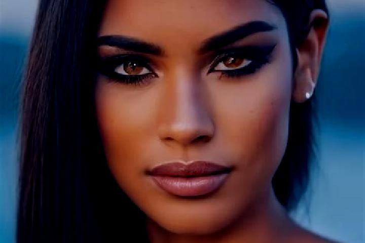 Penelope, 34, a red dark-eyed latina companion based in Nggambel. Offering Domination, Dinner Date, Erotic Massage, OWO. Available for incall and outcall, da...
