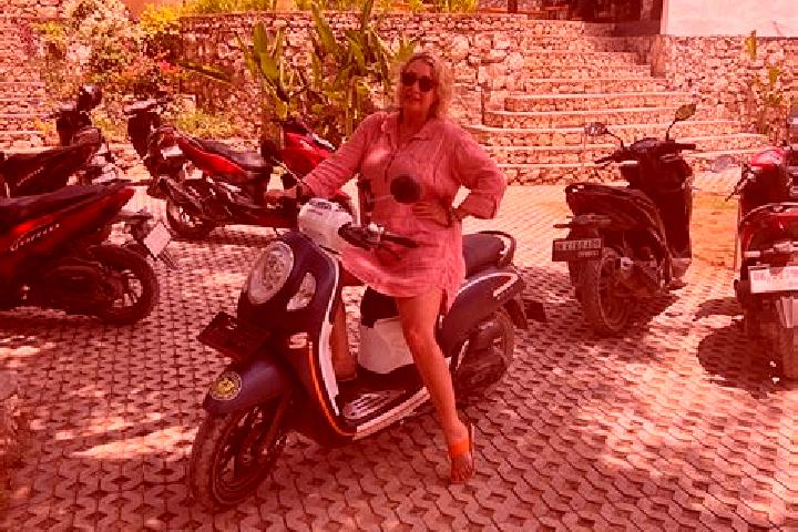 Penelope, 34 — Escort in Ped, Indonesia
