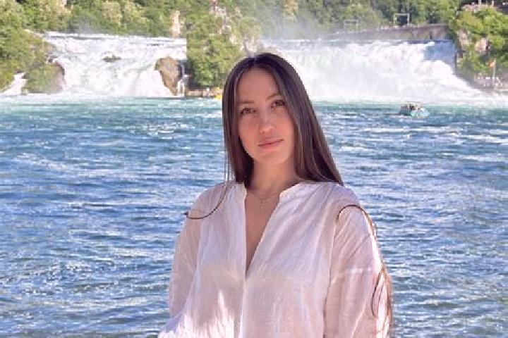 Penelope, 34 — Escort in Pfaeffikon / Irgenhausen, Switzerland