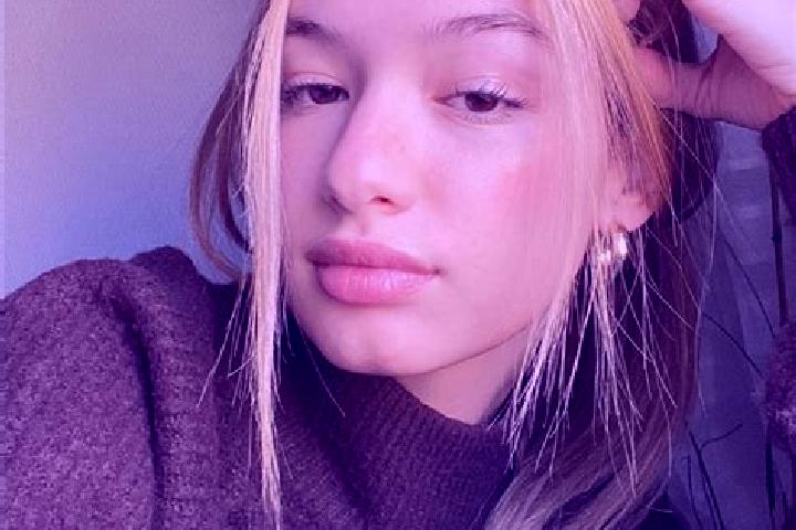Penelope, 35, a blonde brown-eyed middle eastern companion based in Muara Teweh. Offering OWO, Prostate Massage, 69. Available for incall and outcall, overni...