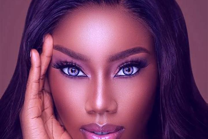 Penelope, 35, a red blue-eyed ebony companion based in Boeslunde. Offering Couples, 69, Duos, Erotic Massage. Available for incall and outcall, overnight boo...