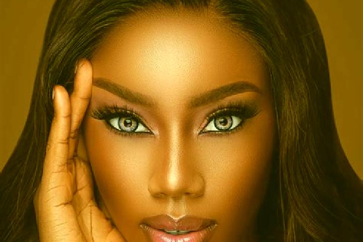 Penelope, 35, a red blue-eyed ebony companion based in Irsch. Offering Duos, GFE, Girlfriend Experience, Striptease. Available for incall and outcall, day an...
