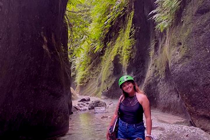 Penelope, 35 — Escort in Badian, Philippines