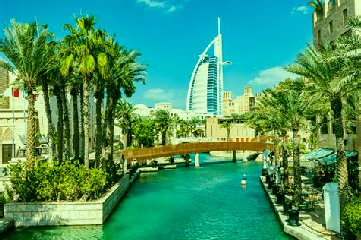 Penelope, 35 — Escort in Madinat Isa, Bahrain