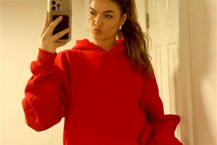 Penelope, 35 — Escort in Red Chute, United States