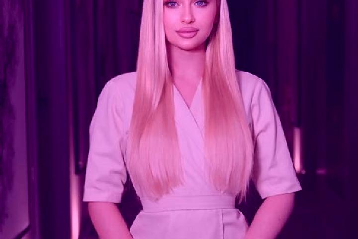 Penelope, 36, a chestnut blue-eyed caucasian companion based in Yanguileu. Offering Travel Companion, Tantra, Erotic Massage, OWO, Overnight. Available for i...