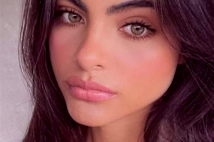 Penelope, 36, a red dark-eyed middle eastern companion based in Jiladiguda. Offering BDSM, 69, Fetish. Available for incall and outcall, day and evening dates.