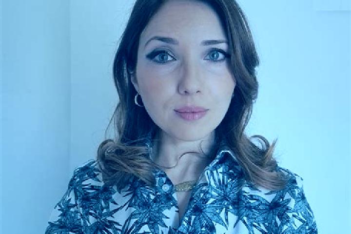 Penelope, 36 — Escort in Luisago, Italy