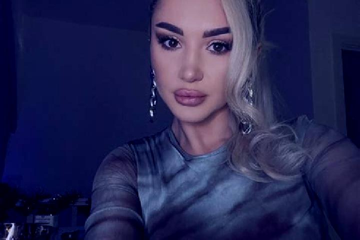 Penelope, 37, a blonde grey-eyed caribbean companion based in Saint-Rome-de-Cernon. Offering BDSM, GFE, Tantra. Available for incall and outcall, day and eve...