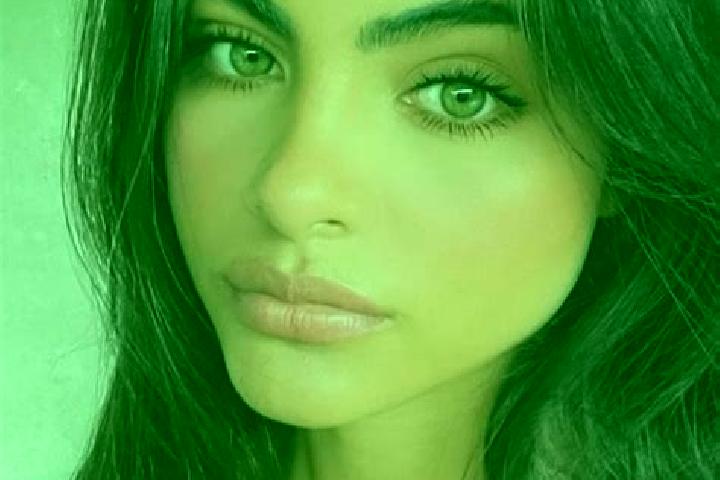 Penelope, 37, a brunette grey-eyed indian companion based in Itaoca. Offering Dinner Date, Duos, Erotic Massage. Available for incall and outcall, overnight ...
