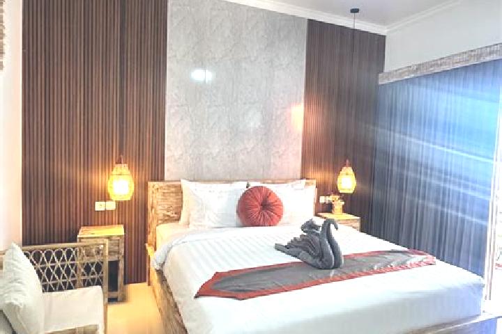 Penelope, 37 — Escort in Pejukutan, Indonesia
