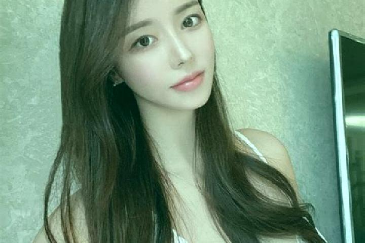Penelope, 37 — Escort in Shuanglu, China