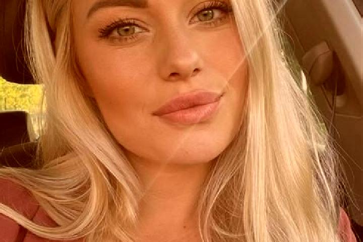 Penelope, 38, a blonde hazel-eyed ebony companion based in Castelloli. Offering Deep French Kissing, Dinner Date, Striptease, Roleplay, CIM. Available for in...