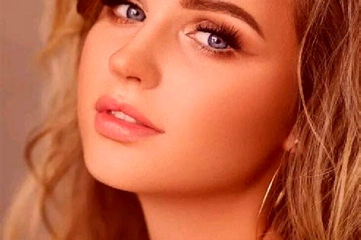 Penelope, 38, a dark blonde blue-eyed caribbean companion based in Upper Coomera. Offering Dinner Date, Striptease, A-Level, Travel Companion. Available for ...
