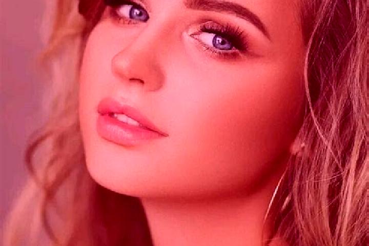 Penelope, 38, a dark blonde blue-eyed slavic companion based in Pont-l Eveque. Offering Duos, Girlfriend Experience, Striptease, Couples, Roleplay. Available...