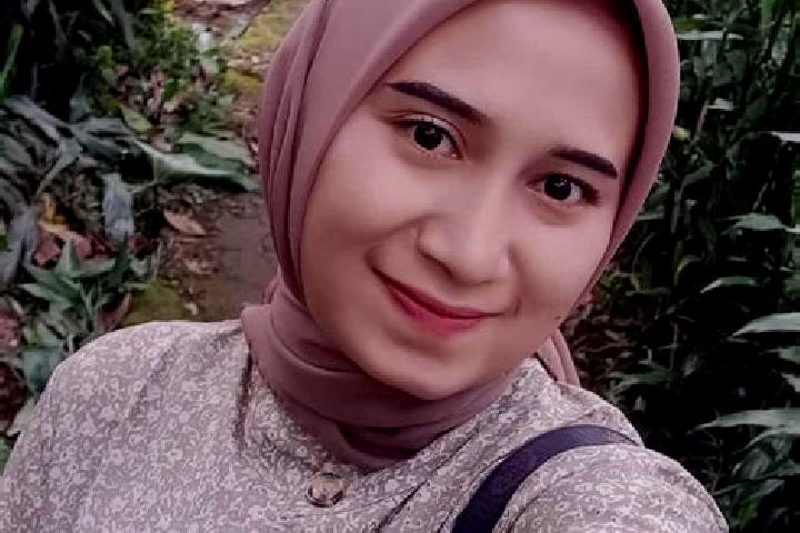 Penelope, 38 — Escort in Citapen, Indonesia